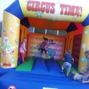 Karin Boy Hüpfburg Circus
